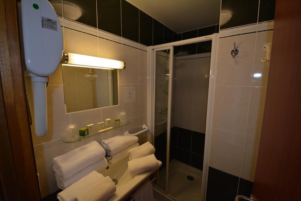 Au P'Tit Quinquin Hotel Le Val-Saint-Père Kültér fotó